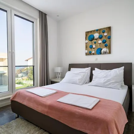 Acadia D * スラティネ