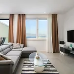 Acadia D Villa Slatine