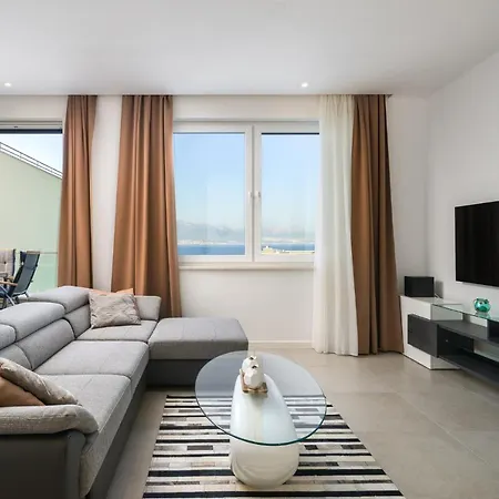 Acadia D Villa Slatine